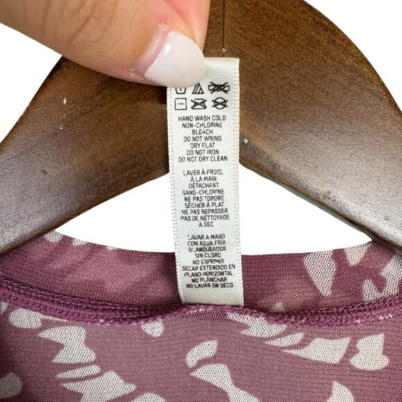 SKIMS Summer Mesh Raspberry Swirl Logo Sheer Short Sleeve Fitted Slim Top Shirt - Picture 11 of 11